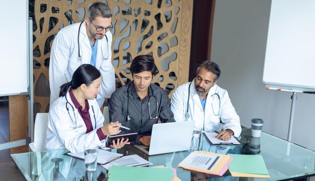 How Indian Doctors, Dentists, and Medical Professionals Transition Into an MBA