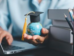 MBA Admissions Trends 2026–27: GMAT, AI & Essays Guide
